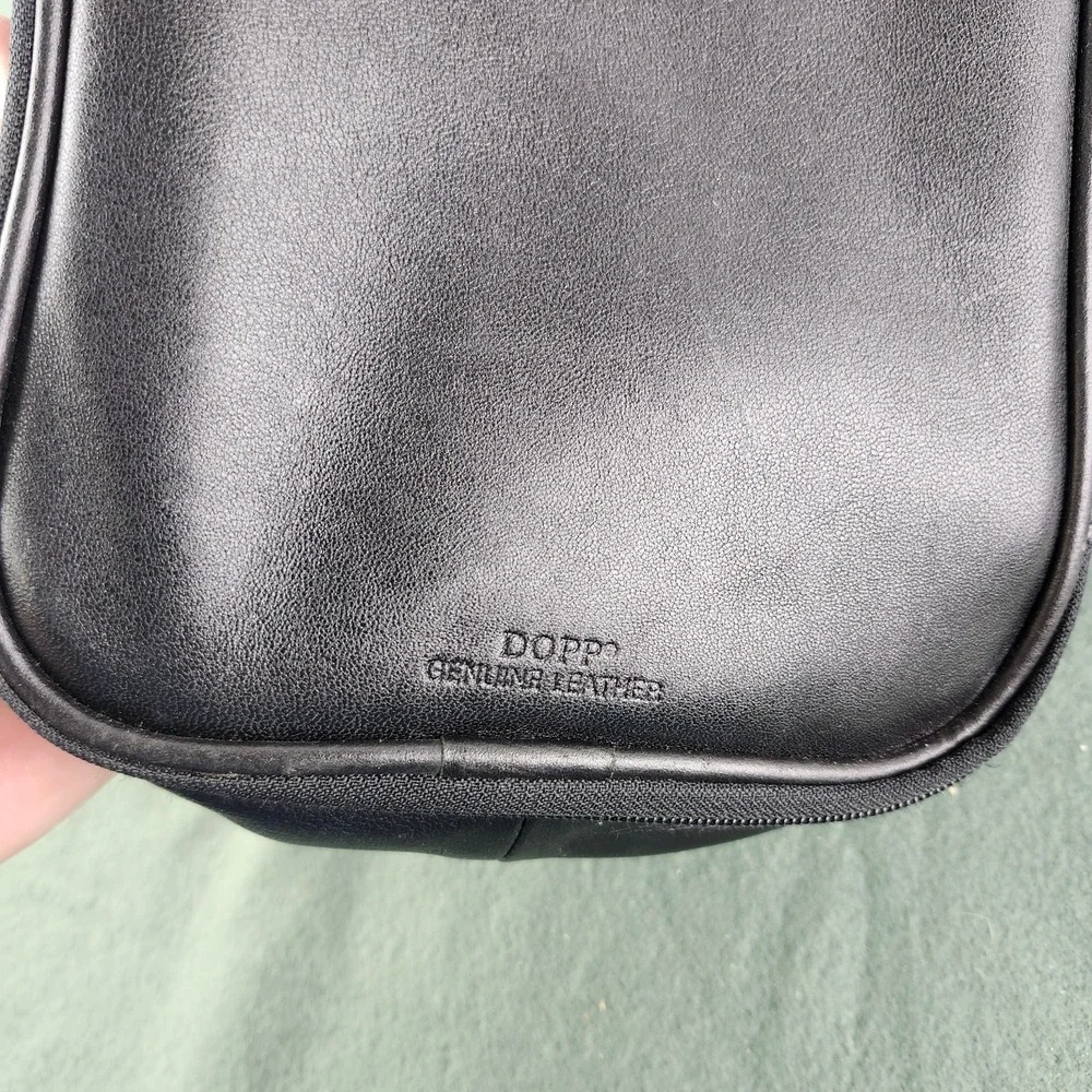 80s/90s Vintage Dopp Personal Travel‎ Messenger Crossbody Genuine Leather Black